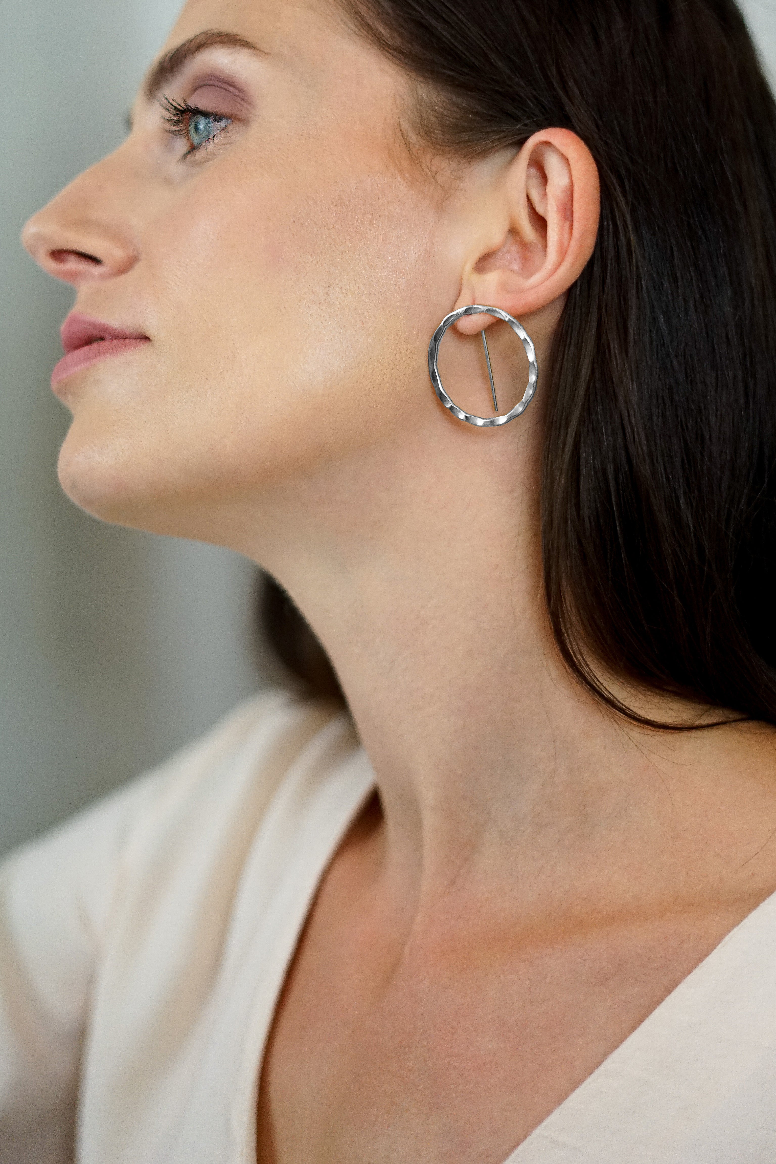 NURA circle earrings in silver