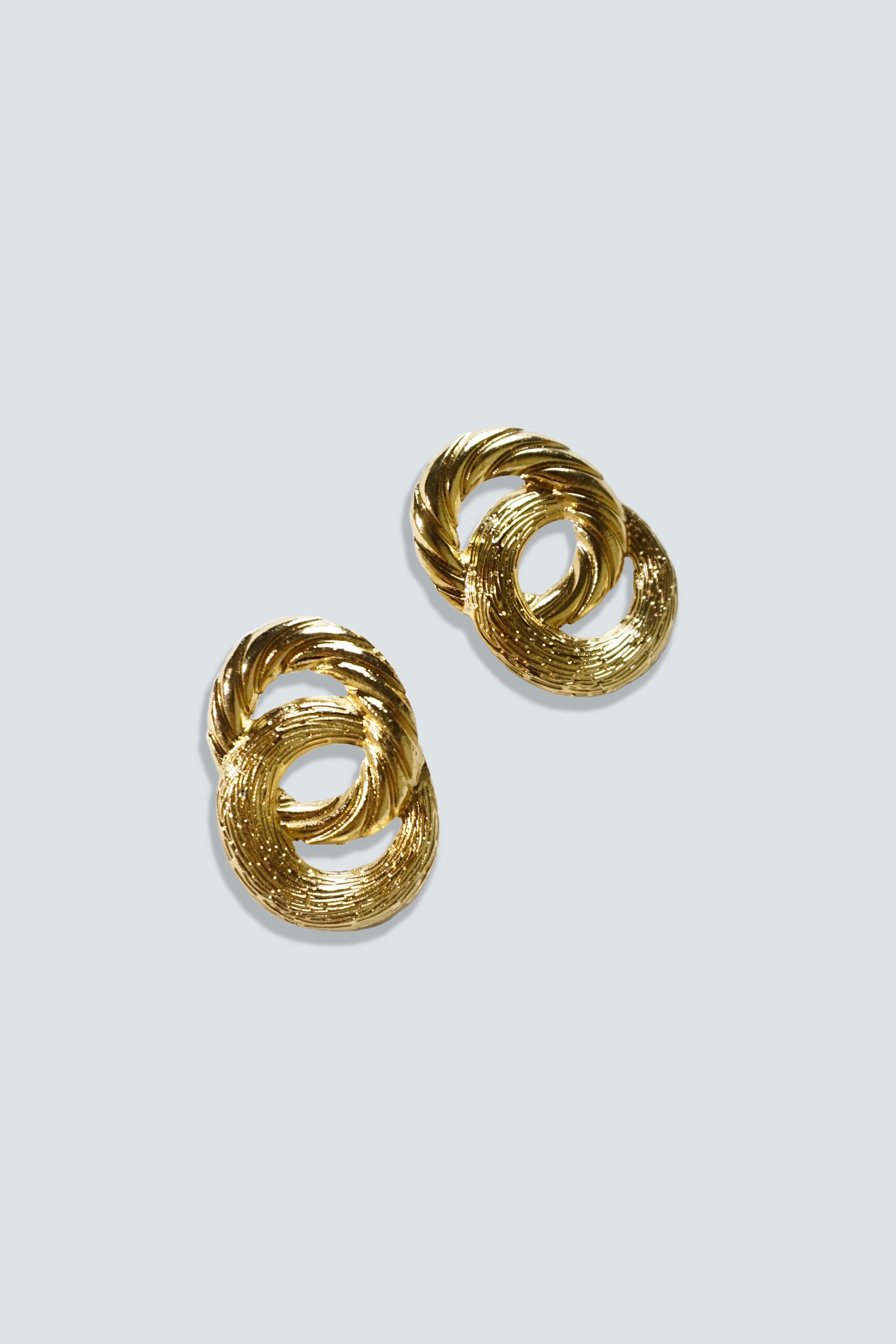 SHOHRE hoop earrings